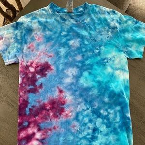 Unisex tie-dye shirt